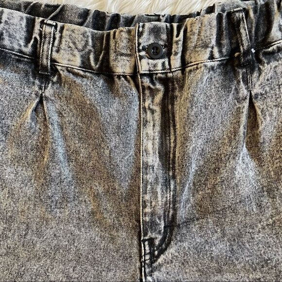 Weekends Acid Wash High Waist Jean Shorts Gray Size 32/33 - Picture 2 of 5